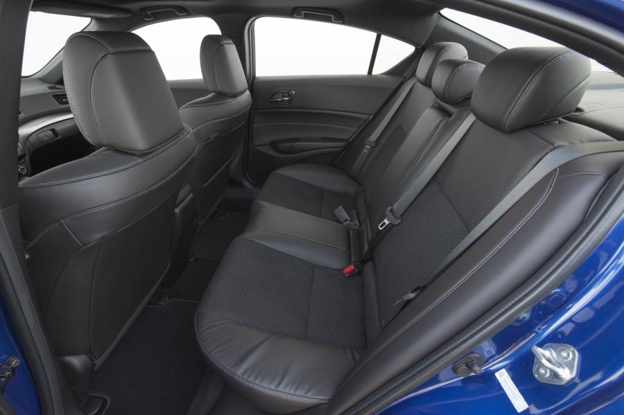 Панель приборов Acura ILX A-Spec (DE) 2015 года  (фото 23 из 42)